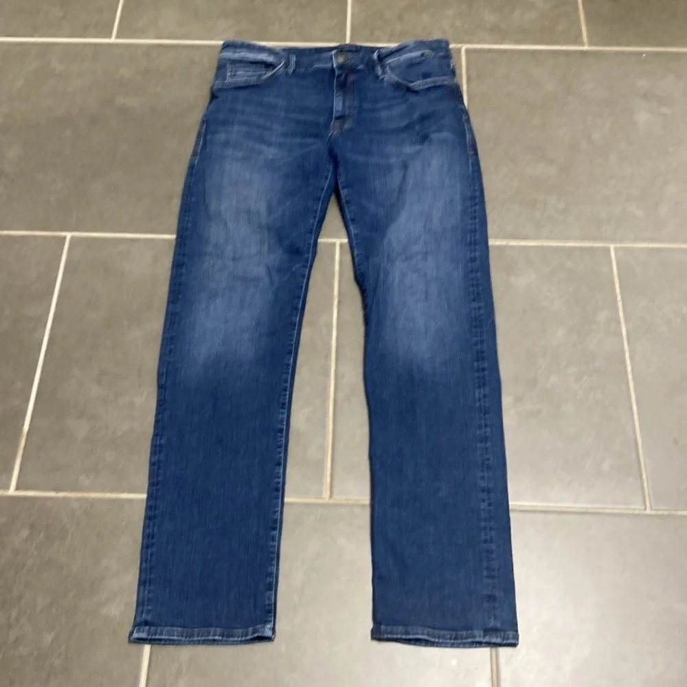 Navi Jeans. Zach straight leg. 34x34